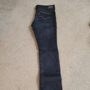 Black Levi's strauss jeans